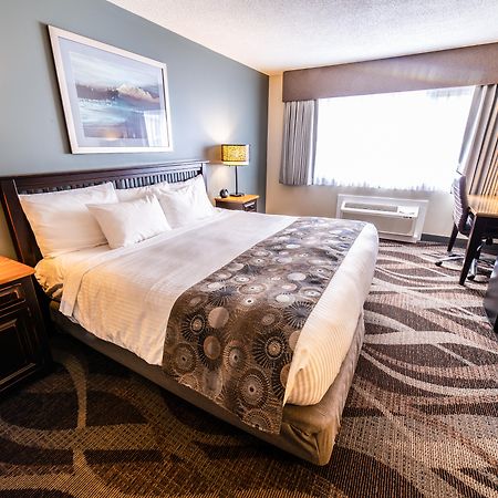 Prestige Hudson Bay Lodge & Conference Centre, Worldhotels Crafted Collection Смитерс Экстерьер фото