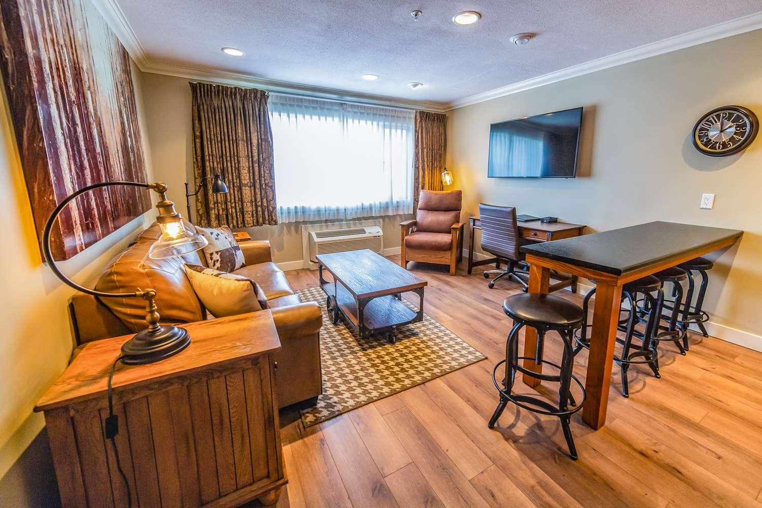 Prestige Hudson Bay Lodge & Conference Centre, Worldhotels Crafted Collection Смитерс Экстерьер фото