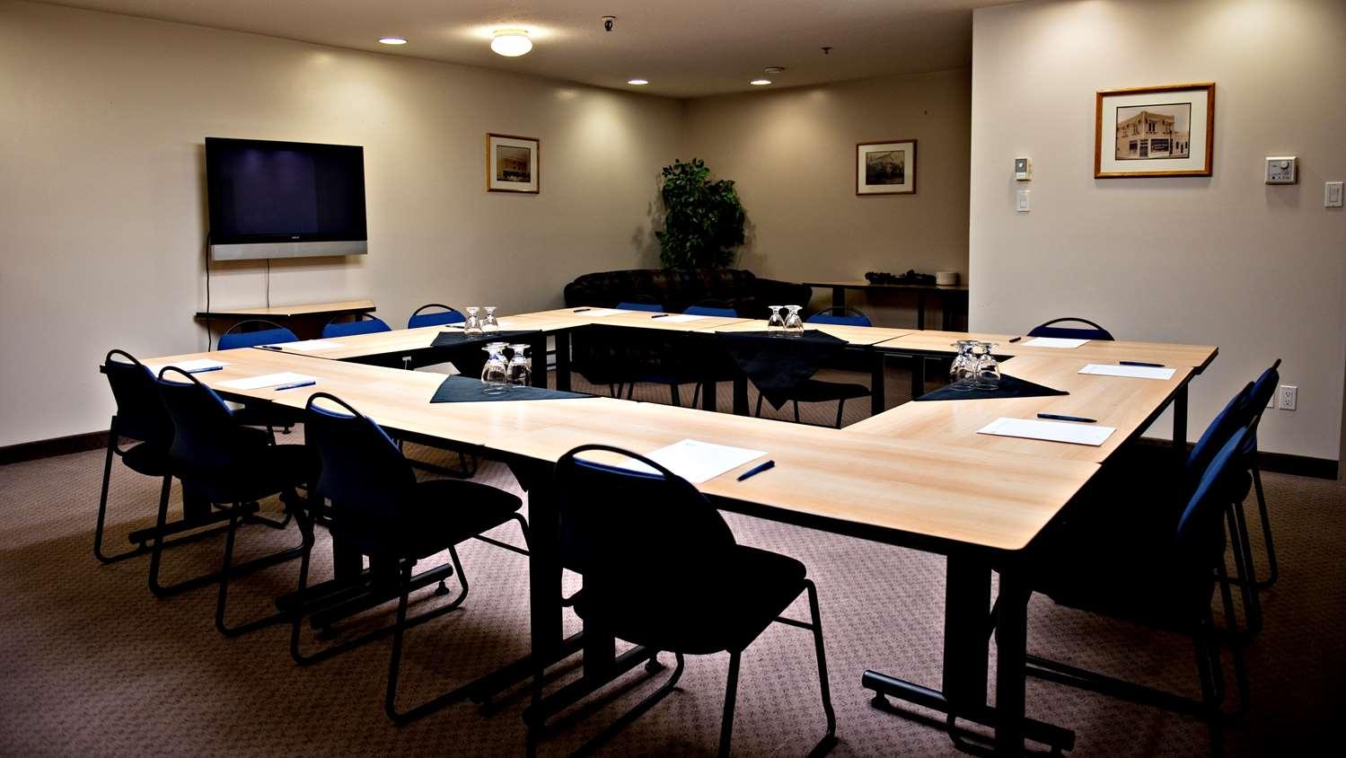 Prestige Hudson Bay Lodge & Conference Centre, Worldhotels Crafted Collection Смитерс Экстерьер фото
