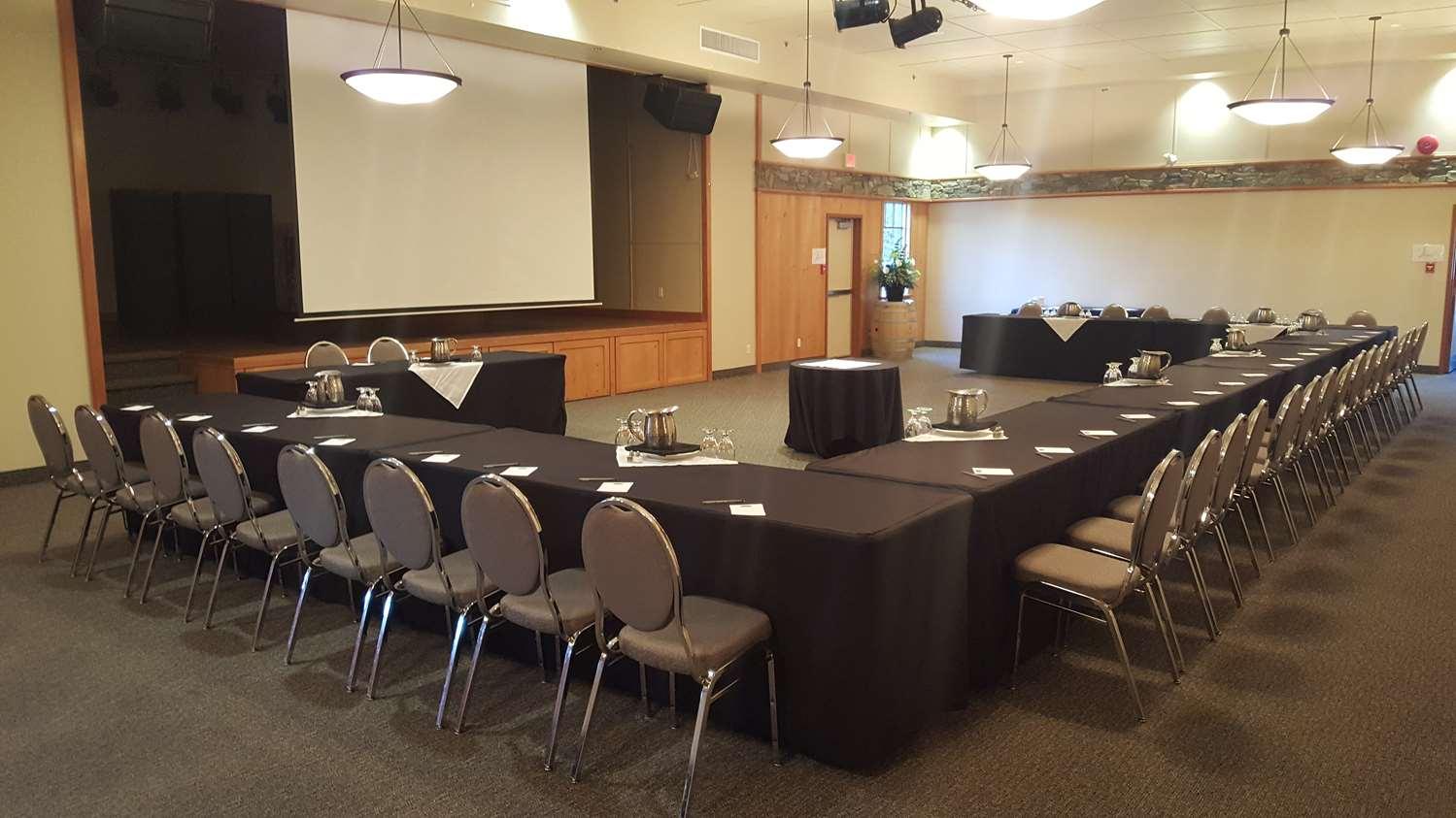 Prestige Hudson Bay Lodge & Conference Centre, Worldhotels Crafted Collection Смитерс Экстерьер фото