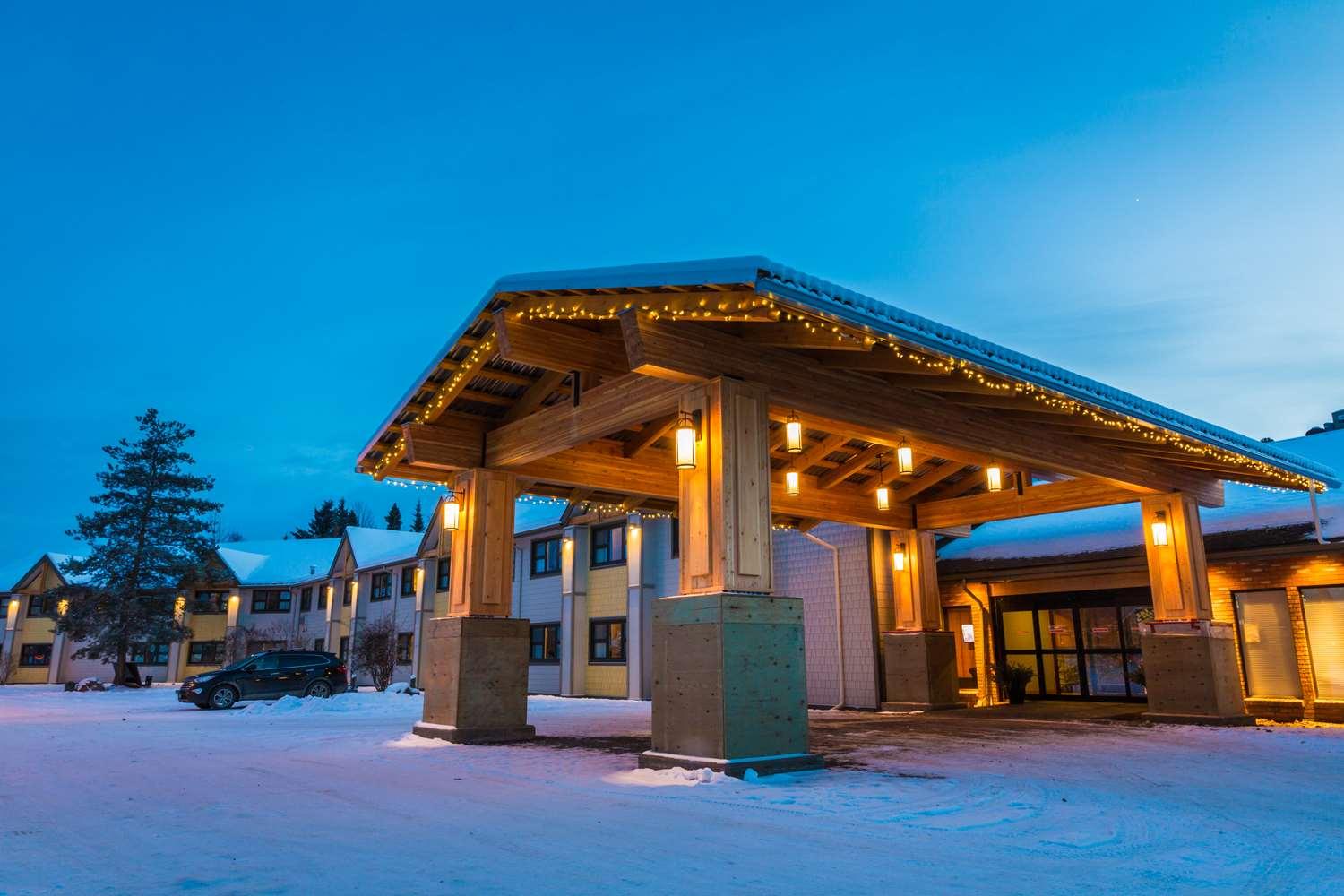 Prestige Hudson Bay Lodge & Conference Centre, Worldhotels Crafted Collection Смитерс Экстерьер фото