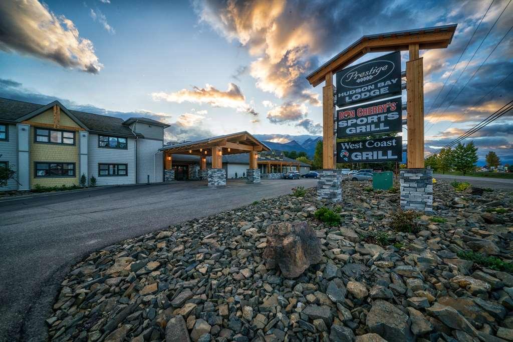 Prestige Hudson Bay Lodge & Conference Centre, Worldhotels Crafted Collection Смитерс Экстерьер фото