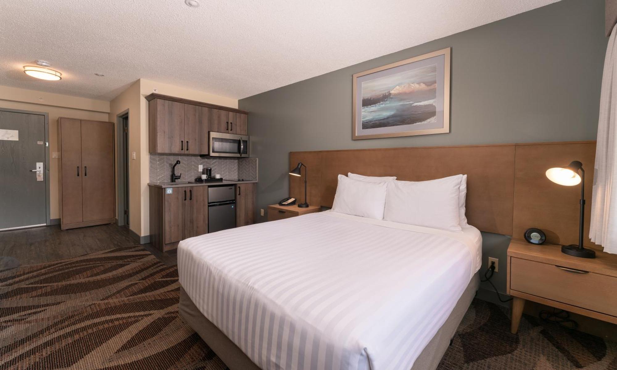 Prestige Hudson Bay Lodge & Conference Centre, Worldhotels Crafted Collection Смитерс Экстерьер фото