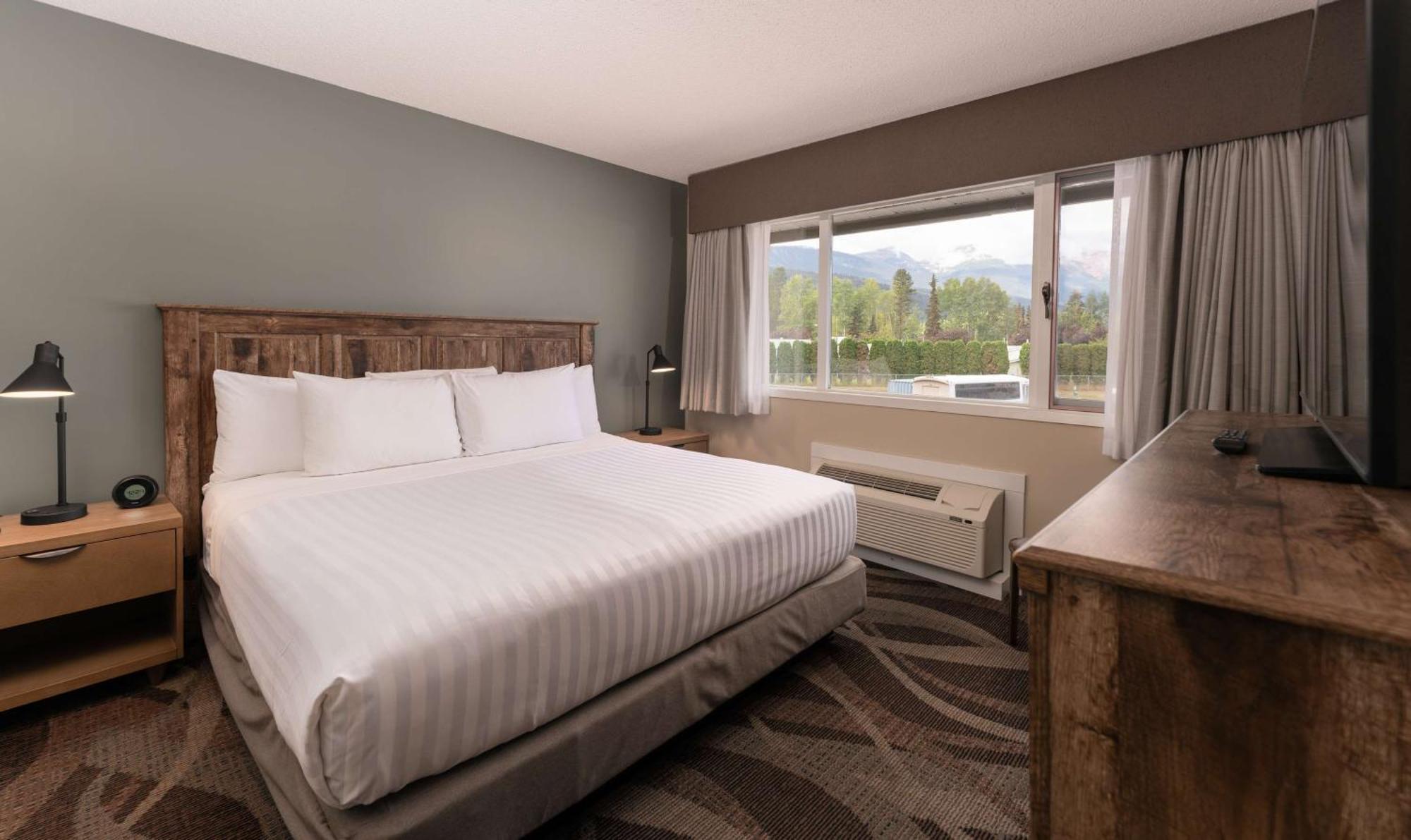 Prestige Hudson Bay Lodge & Conference Centre, Worldhotels Crafted Collection Смитерс Экстерьер фото