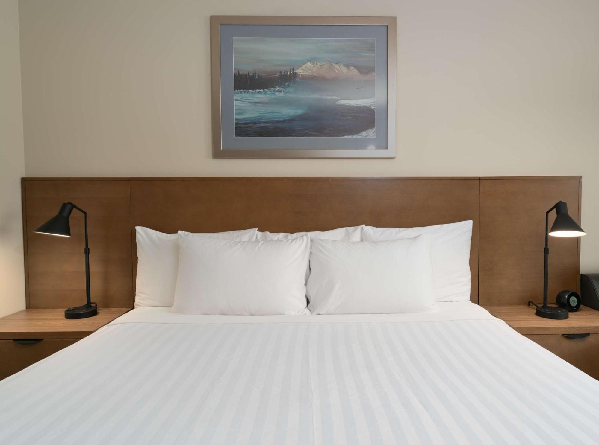 Prestige Hudson Bay Lodge & Conference Centre, Worldhotels Crafted Collection Смитерс Экстерьер фото