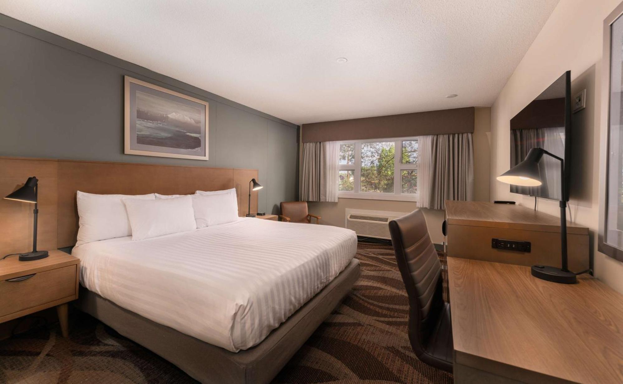 Prestige Hudson Bay Lodge & Conference Centre, Worldhotels Crafted Collection Смитерс Экстерьер фото